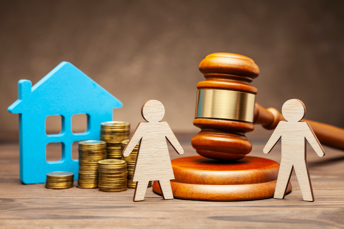 How Are Benefits Divided for Divorcing Service Members? 